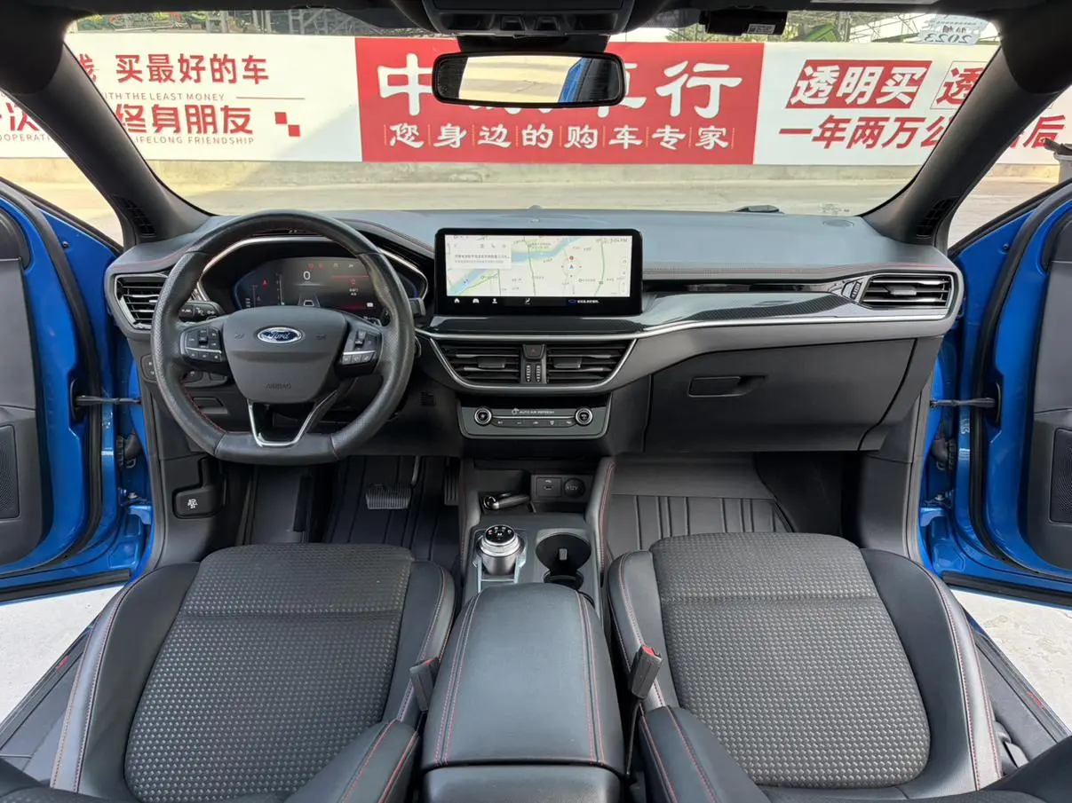 Ford Focus 2020 Sedan EcoBoost 180 Auto ST Line