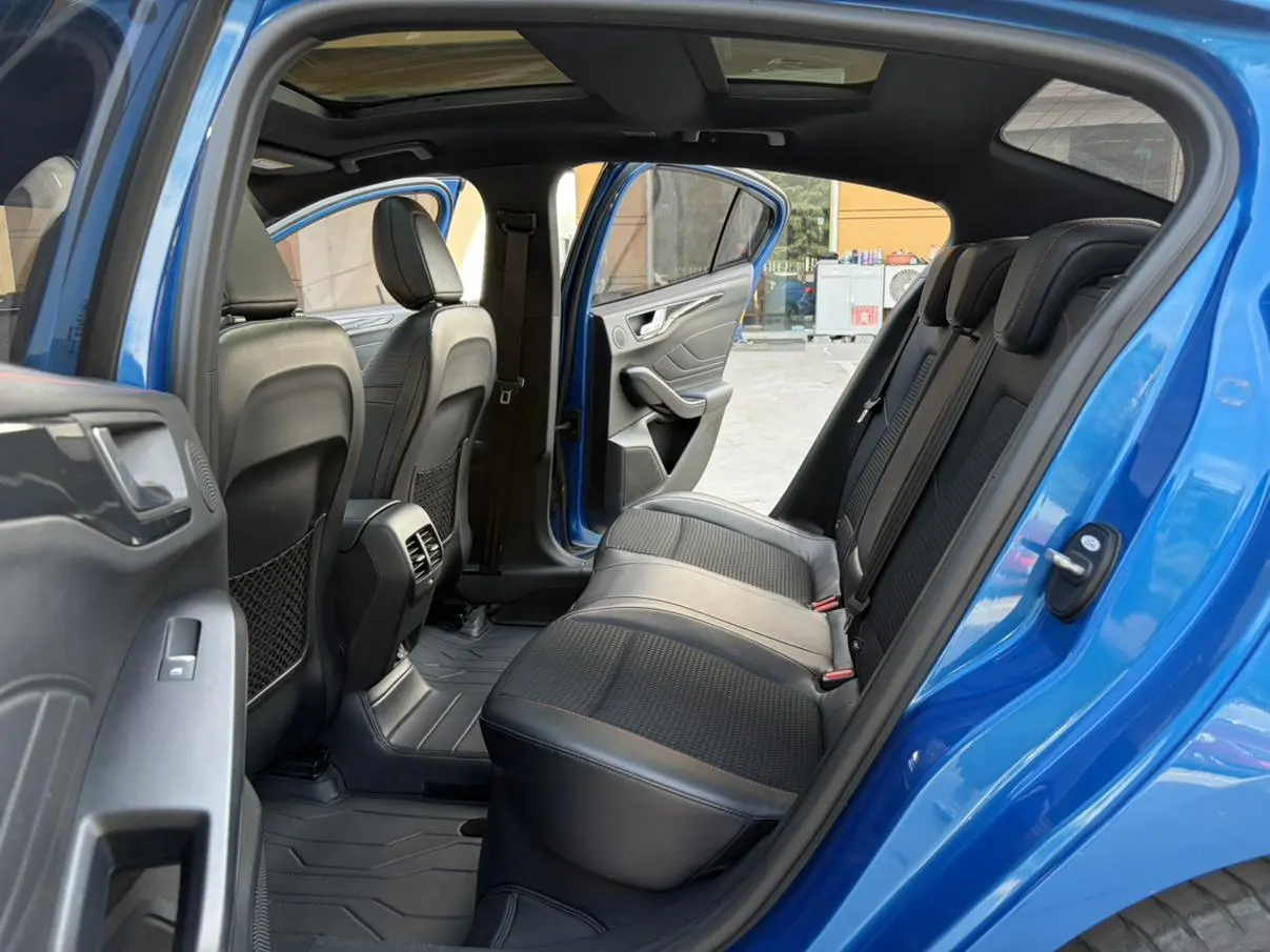 Ford Focus 2020 Sedan EcoBoost 180 Auto ST Line