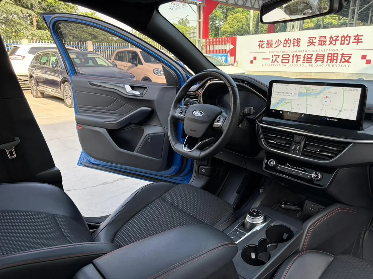 Ford Focus 2020 Sedan EcoBoost 180 Auto ST Line