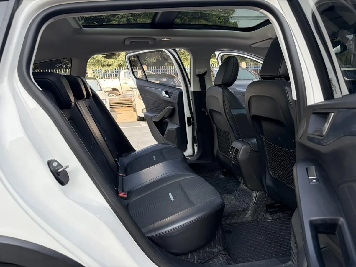 Ford Focus 2021 EcoBoost180 Auto