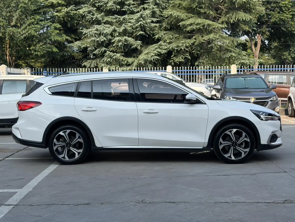 Ford Focus 2021 EcoBoost180 Auto