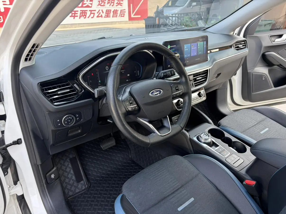 Ford Focus 2021 EcoBoost180 Auto