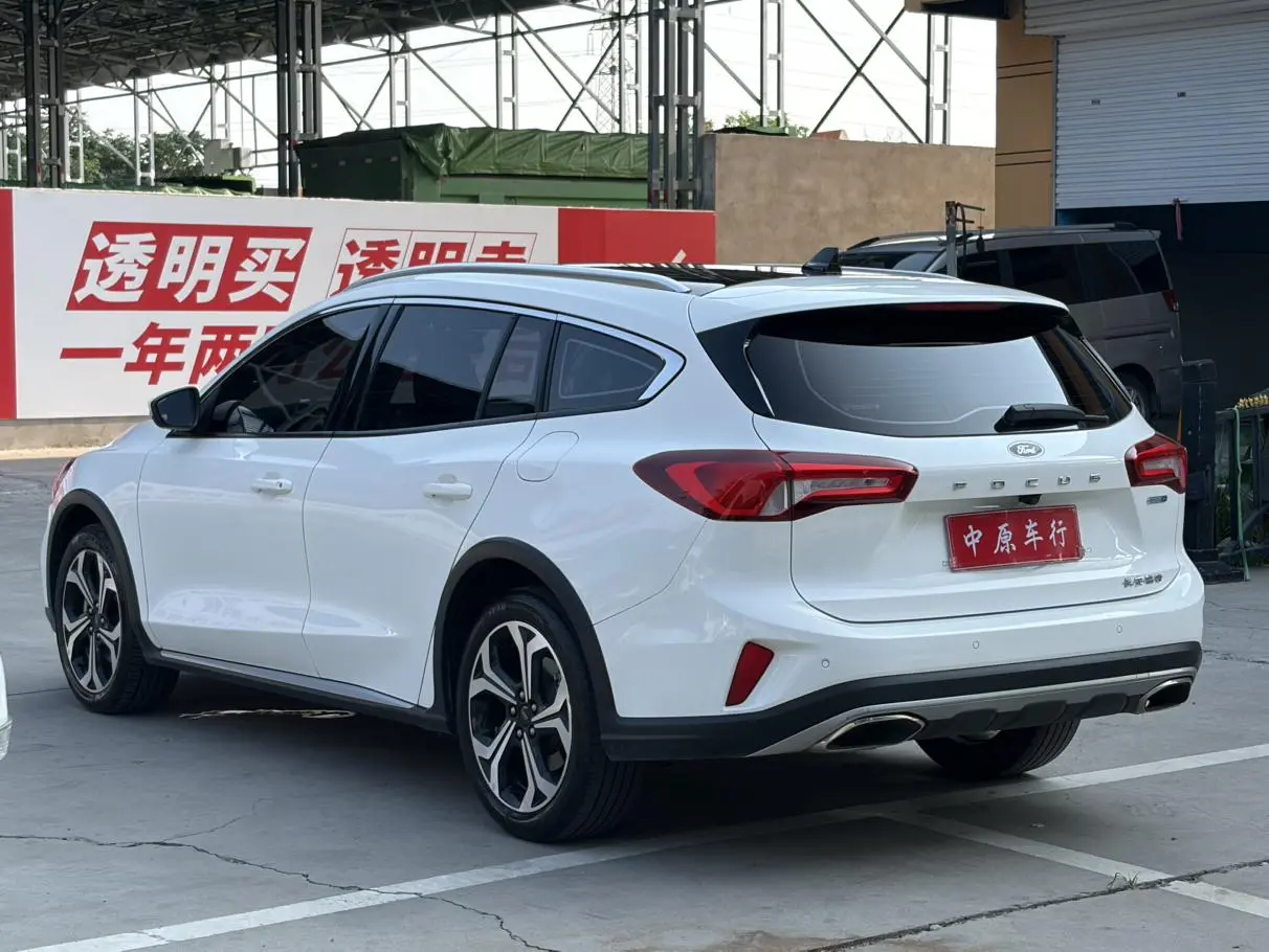 Ford Focus 2021 EcoBoost180 Auto
