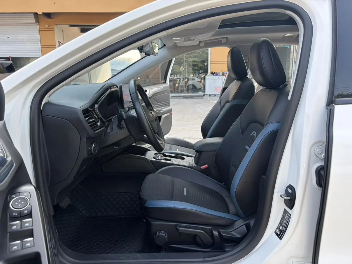 Ford Focus 2021 EcoBoost180 Auto