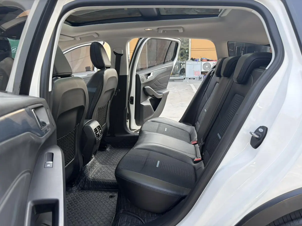Ford Focus 2021 EcoBoost180 Auto