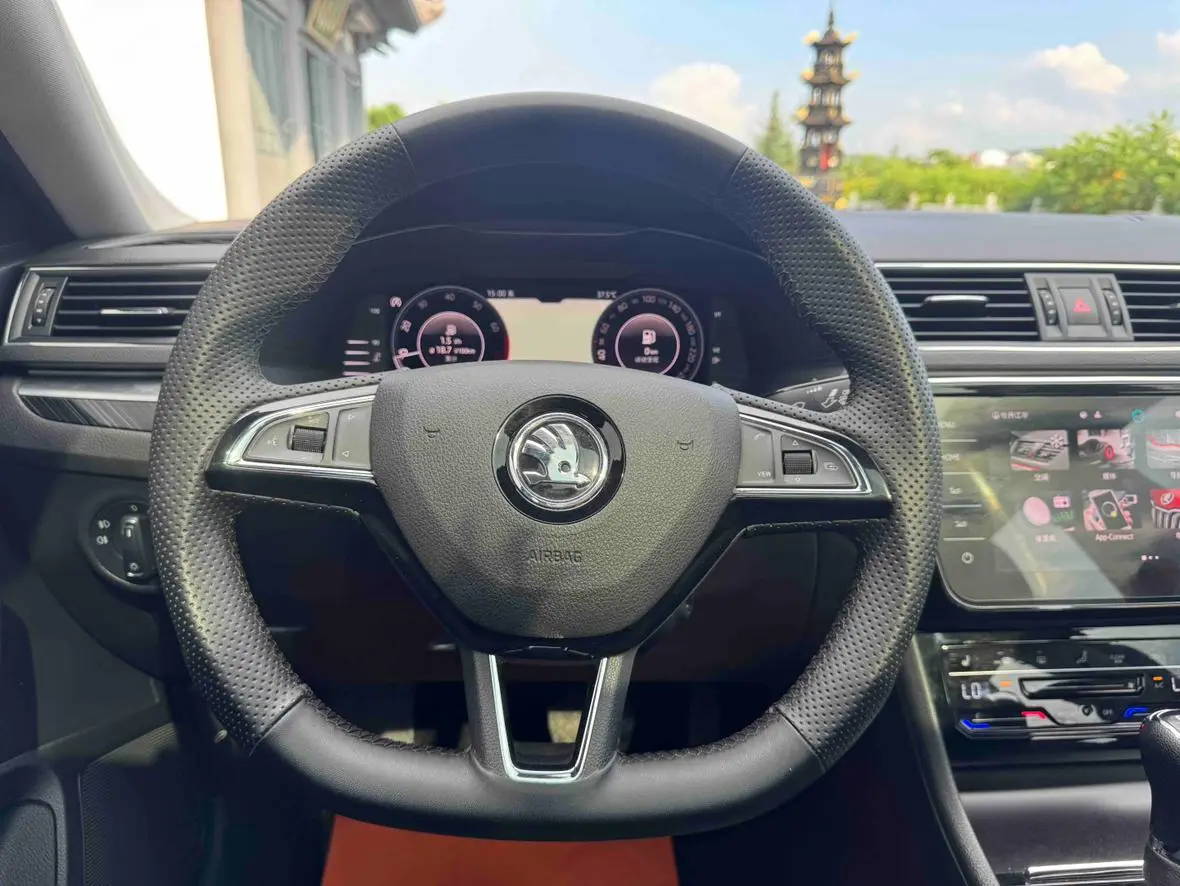 Skoda Superb 2022 TSI280 DSG Premium Plus