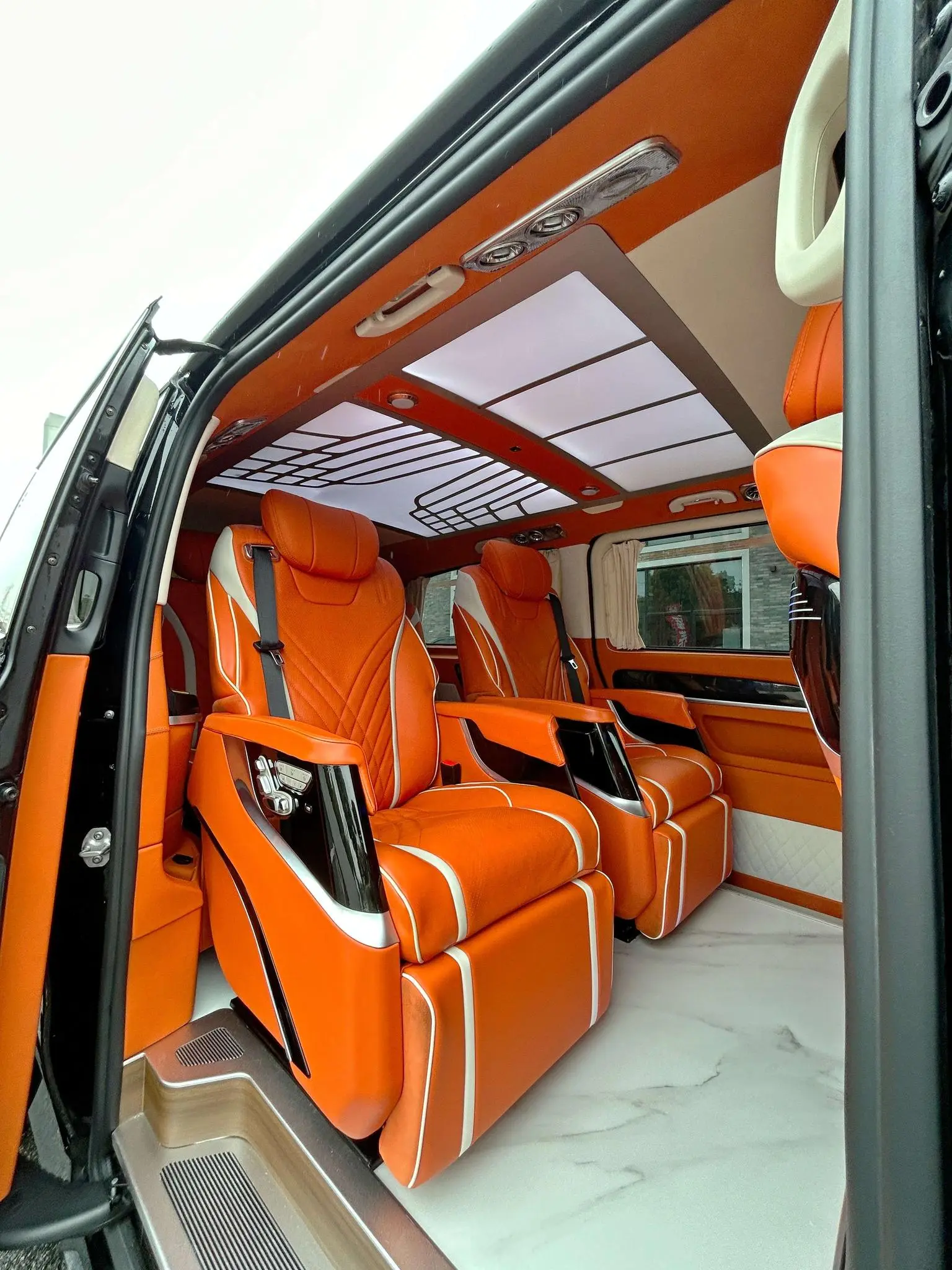 Mercedes-Benz 2021 2.0T Business 7 seat
