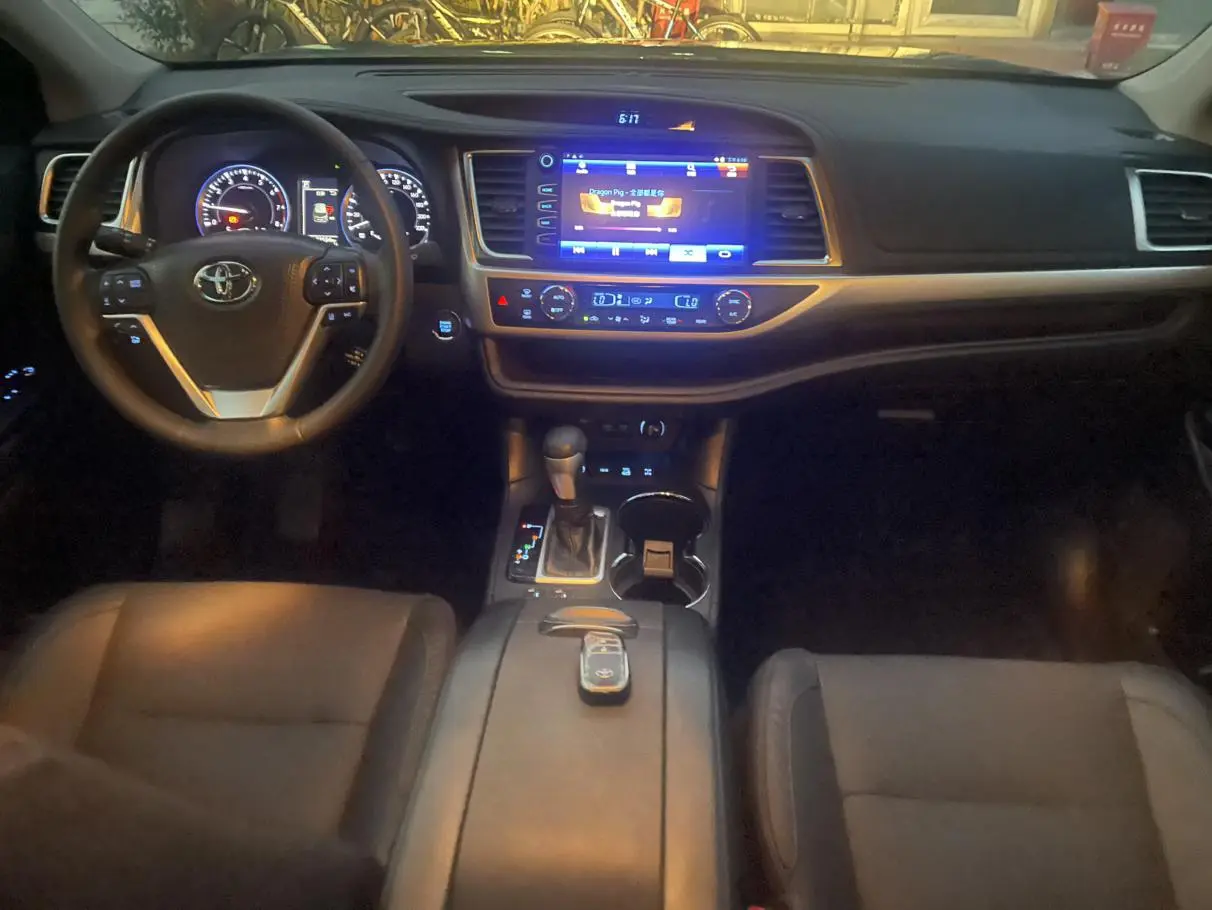 Toyota Highlander 2018 2.0T 4WD Luxury 7 seat China V