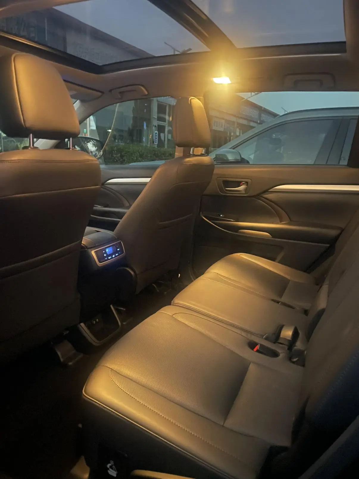 Toyota Highlander 2018 2.0T 4WD Luxury 7 seat China V