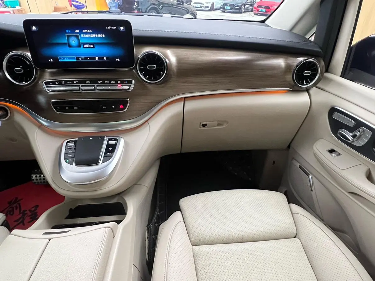Mercedes-Benz V Class 2022 V 260 L LWB Premium