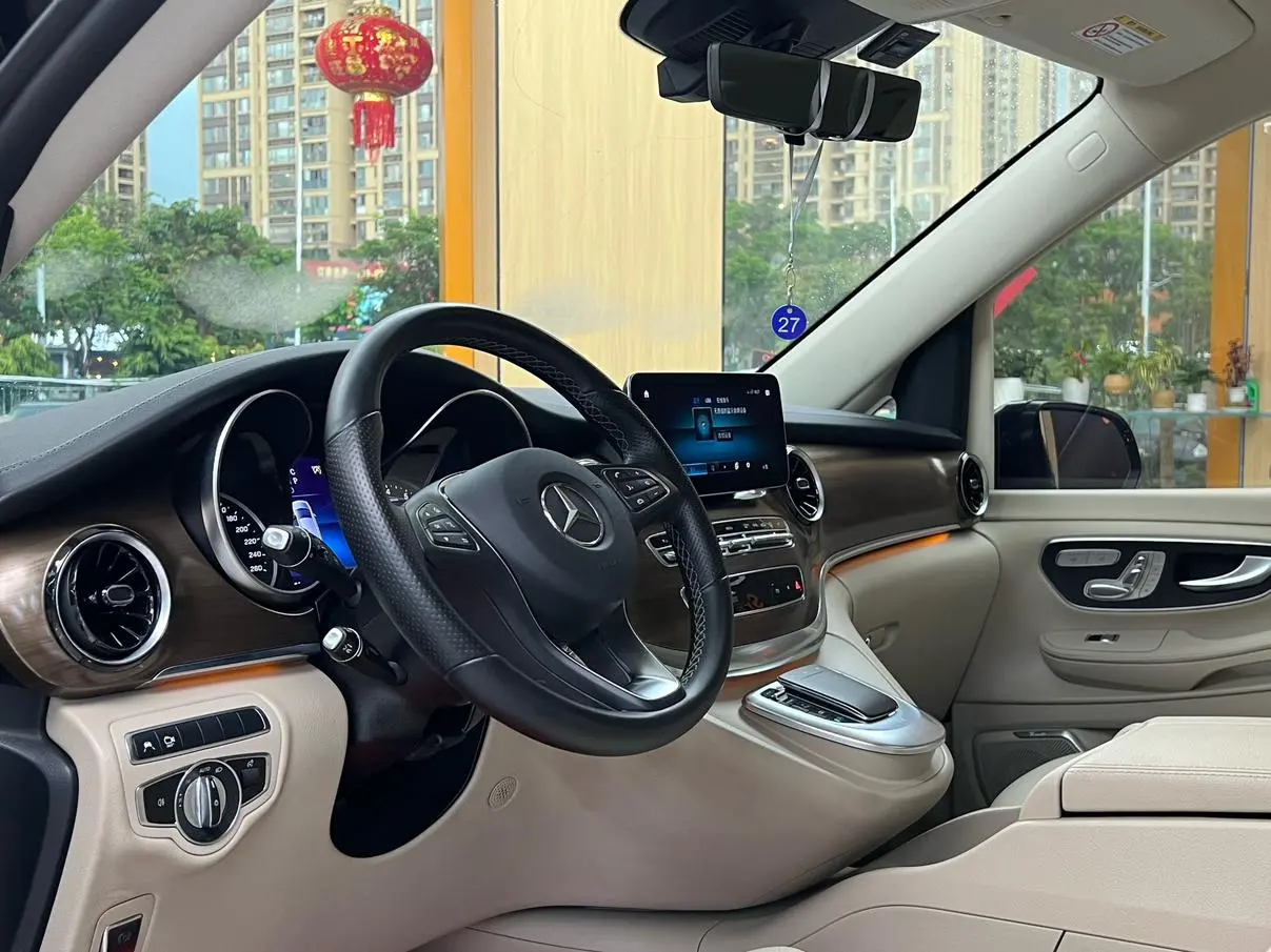 Mercedes-Benz V Class 2022 V 260 L LWB Premium
