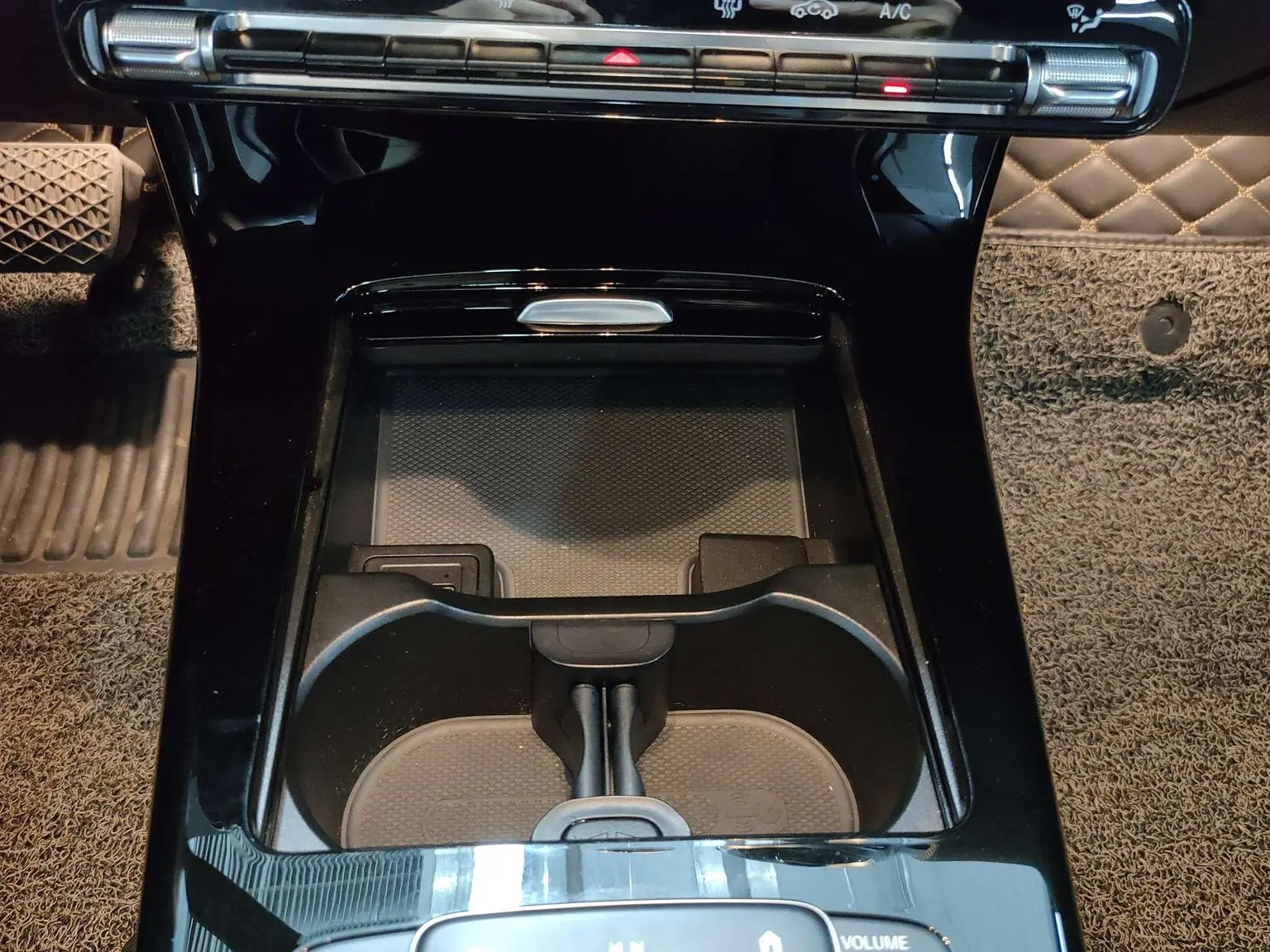 Mercedes-Benz A Class 2021 A 200 L Sport Sedan Dynamic