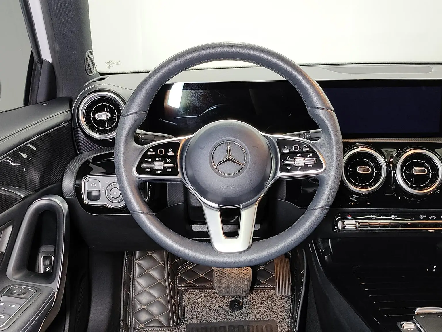 Mercedes-Benz A Class 2021 A 200 L Sport Sedan Dynamic