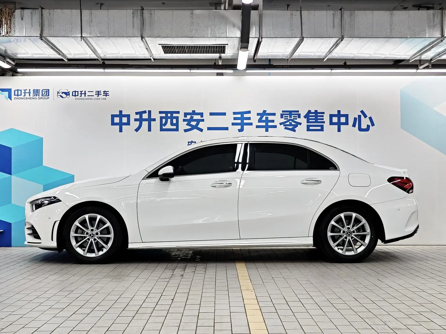 Mercedes-Benz A Class 2021 A 200 L Sport Sedan Dynamic