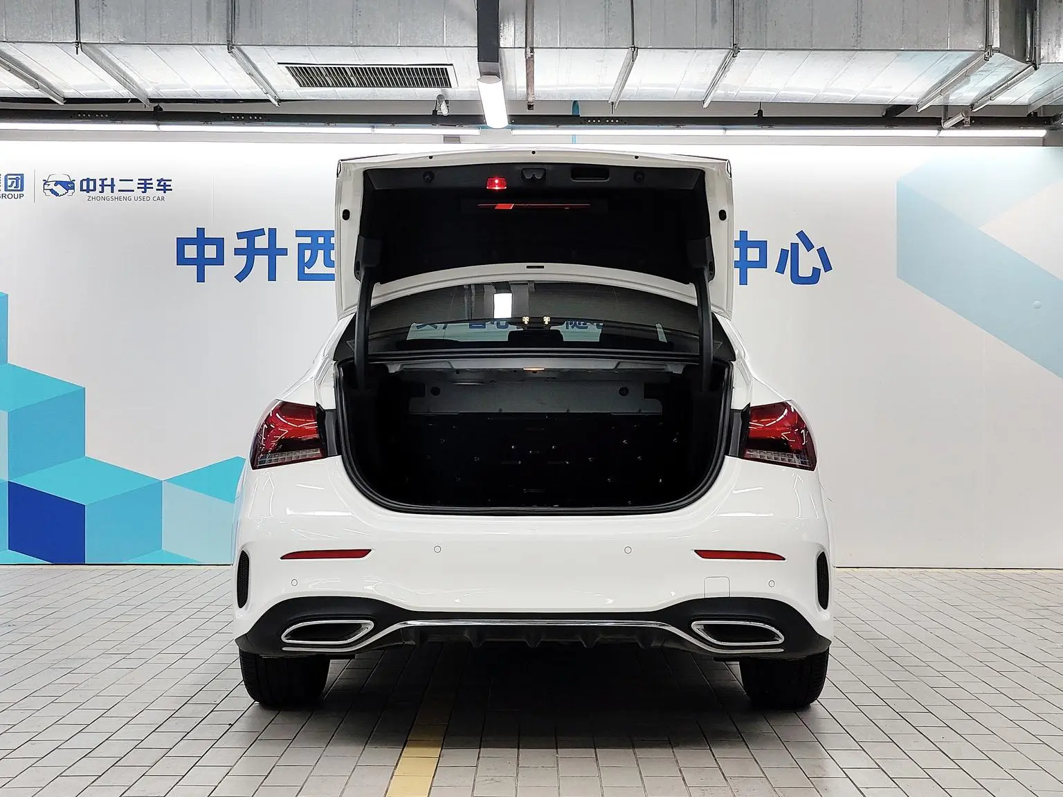 Mercedes-Benz A Class 2021 A 200 L Sport Sedan Dynamic