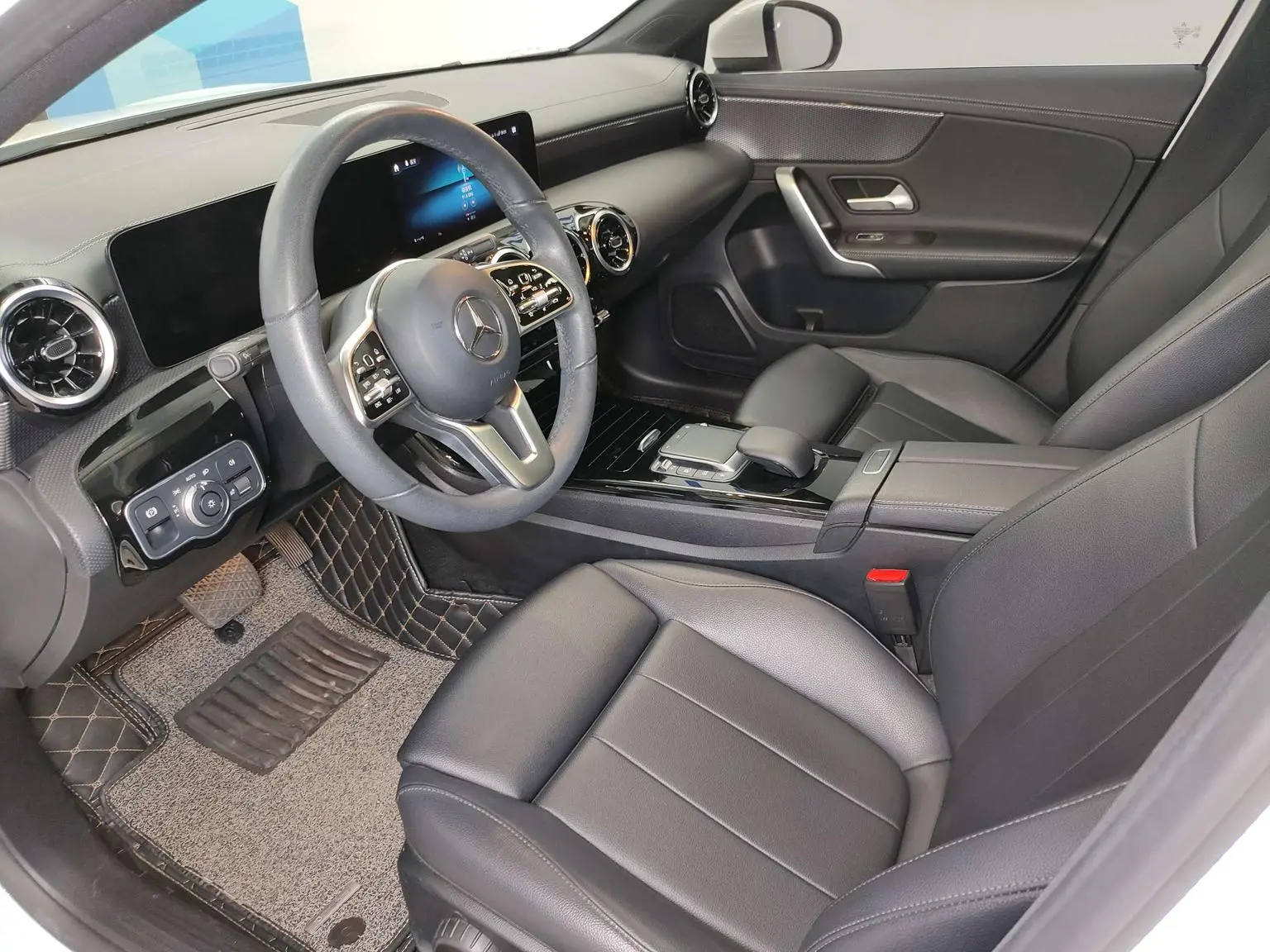 Mercedes-Benz A Class 2021 A 200 L Sport Sedan Dynamic