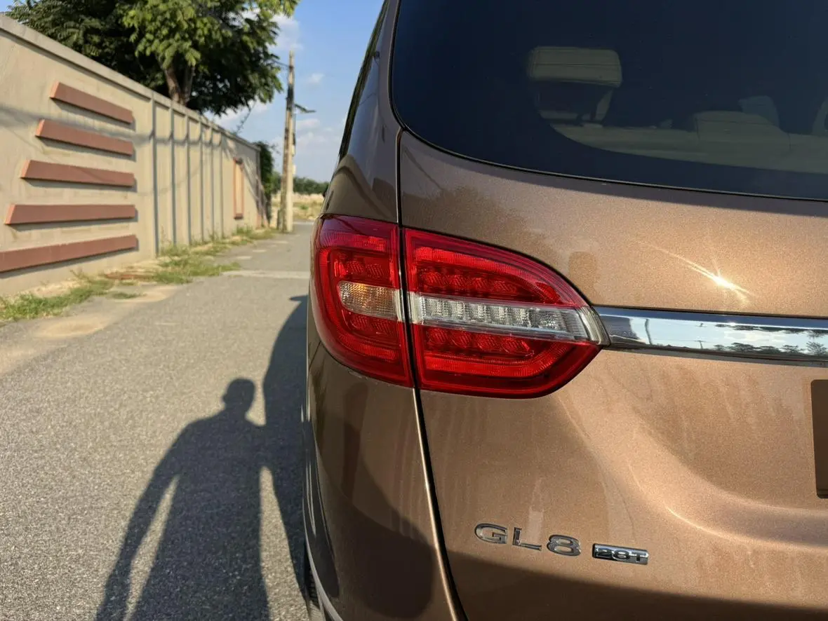 Buick GL8 2018 28T Premium China VI