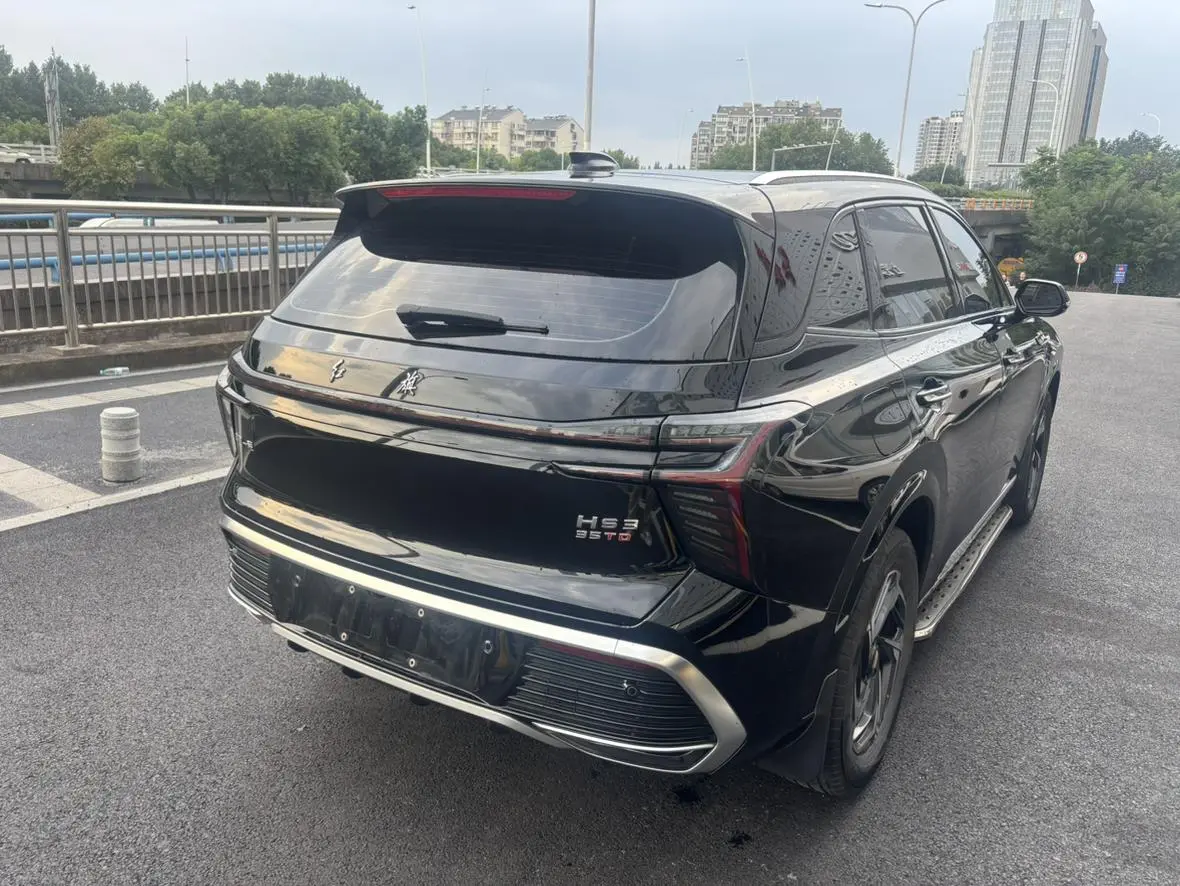 Hongqi HS3 2023 1.5T