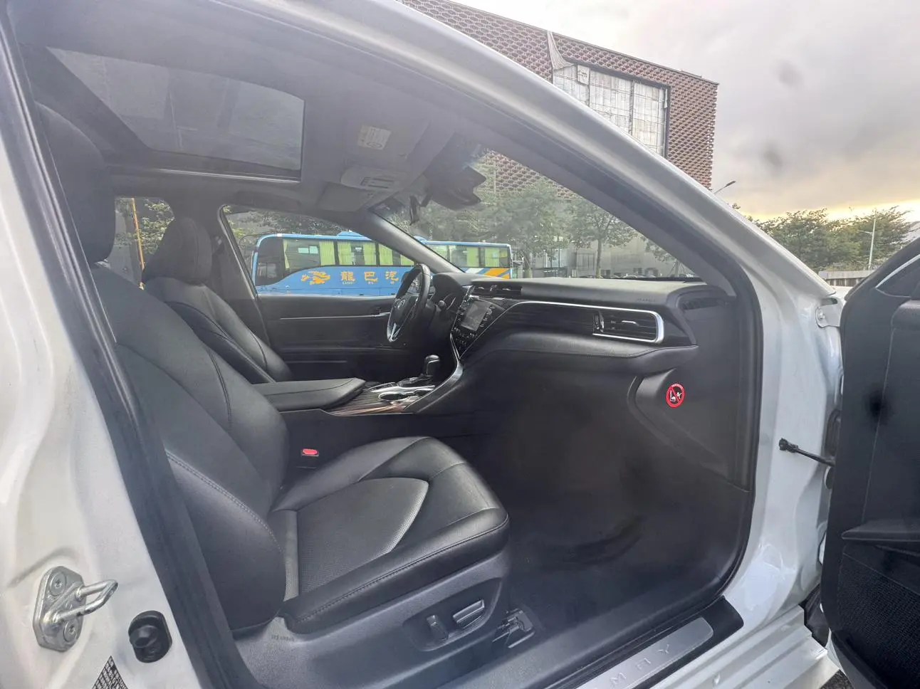 Toyota Camry 2018 2.5G Luxury