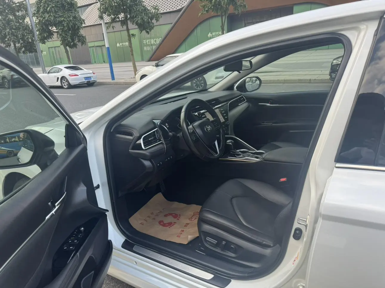 Toyota Camry 2018 2.5G Luxury
