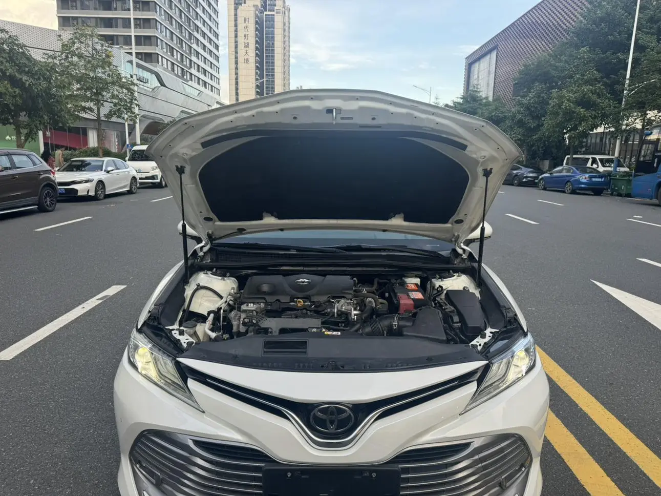 Toyota Camry 2018 2.5G Luxury