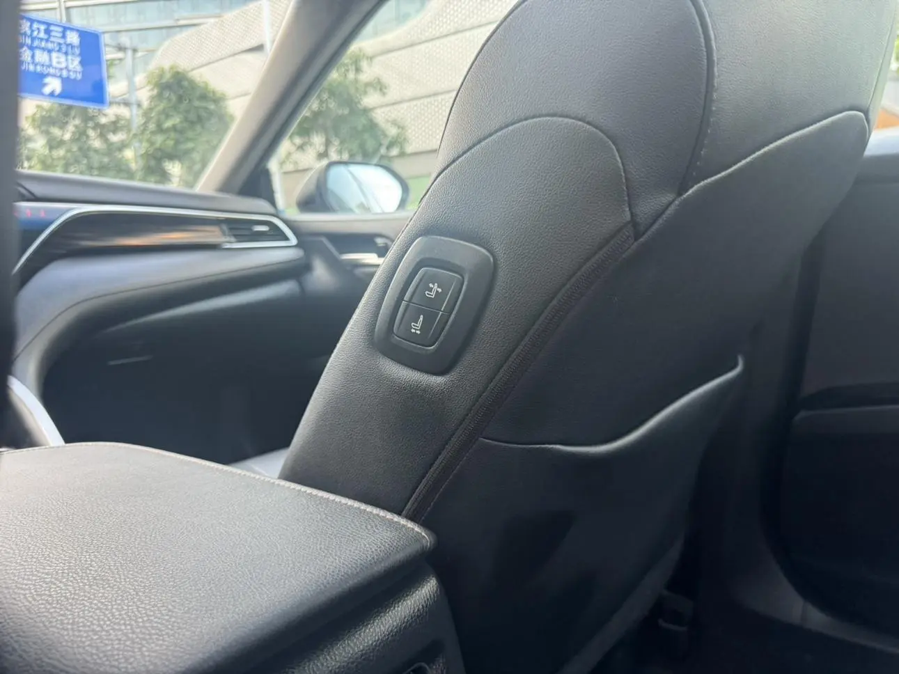 Toyota Camry 2018 2.5G Luxury