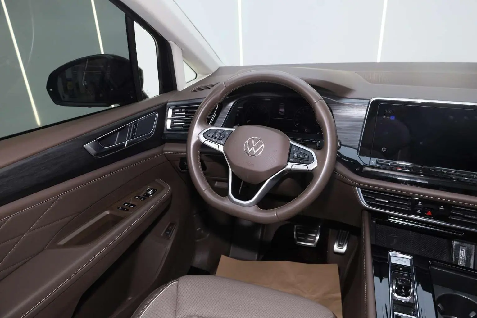 Volkswagen Viloran 2023 380TSI Premium
