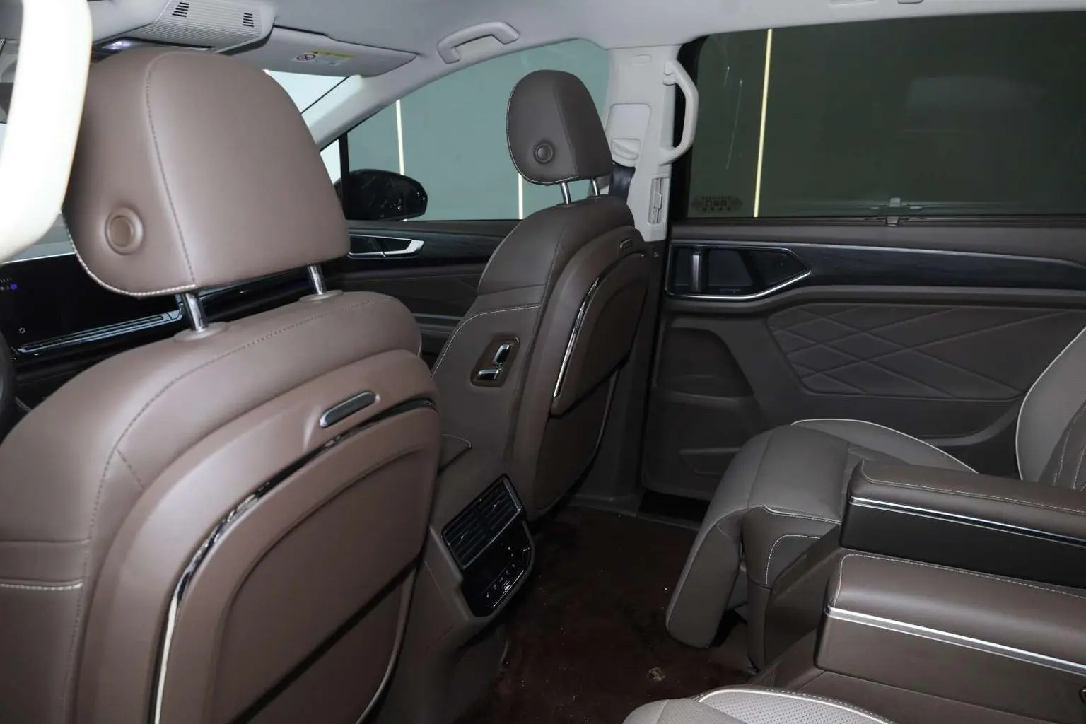 Volkswagen Viloran 2023 380TSI Premium