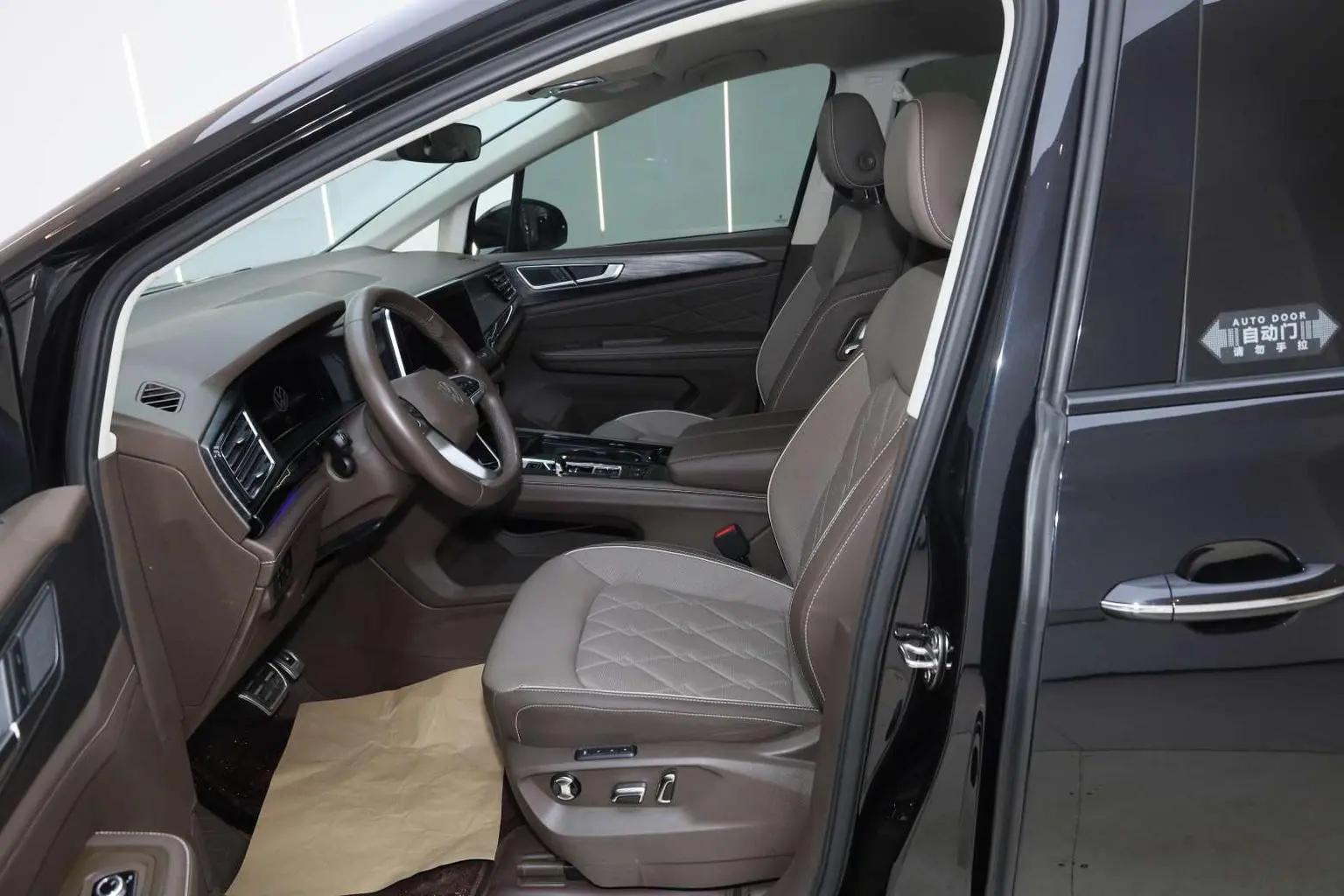 Volkswagen Viloran 2023 380TSI Premium