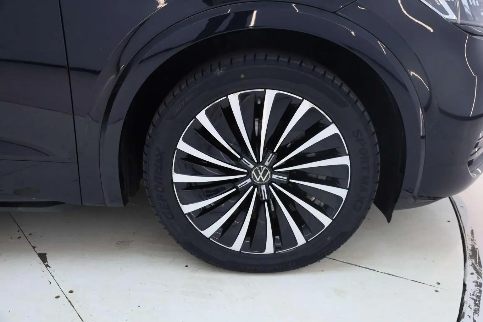 Volkswagen Viloran 2023 380TSI Premium