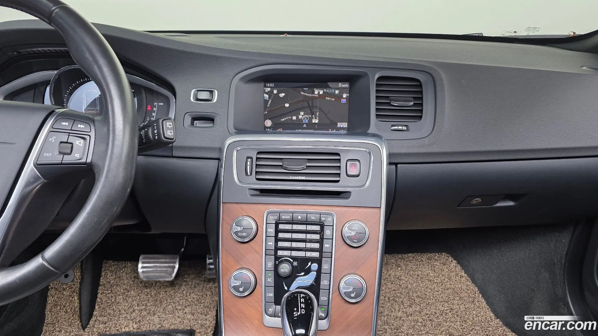 Volvo V60 D4