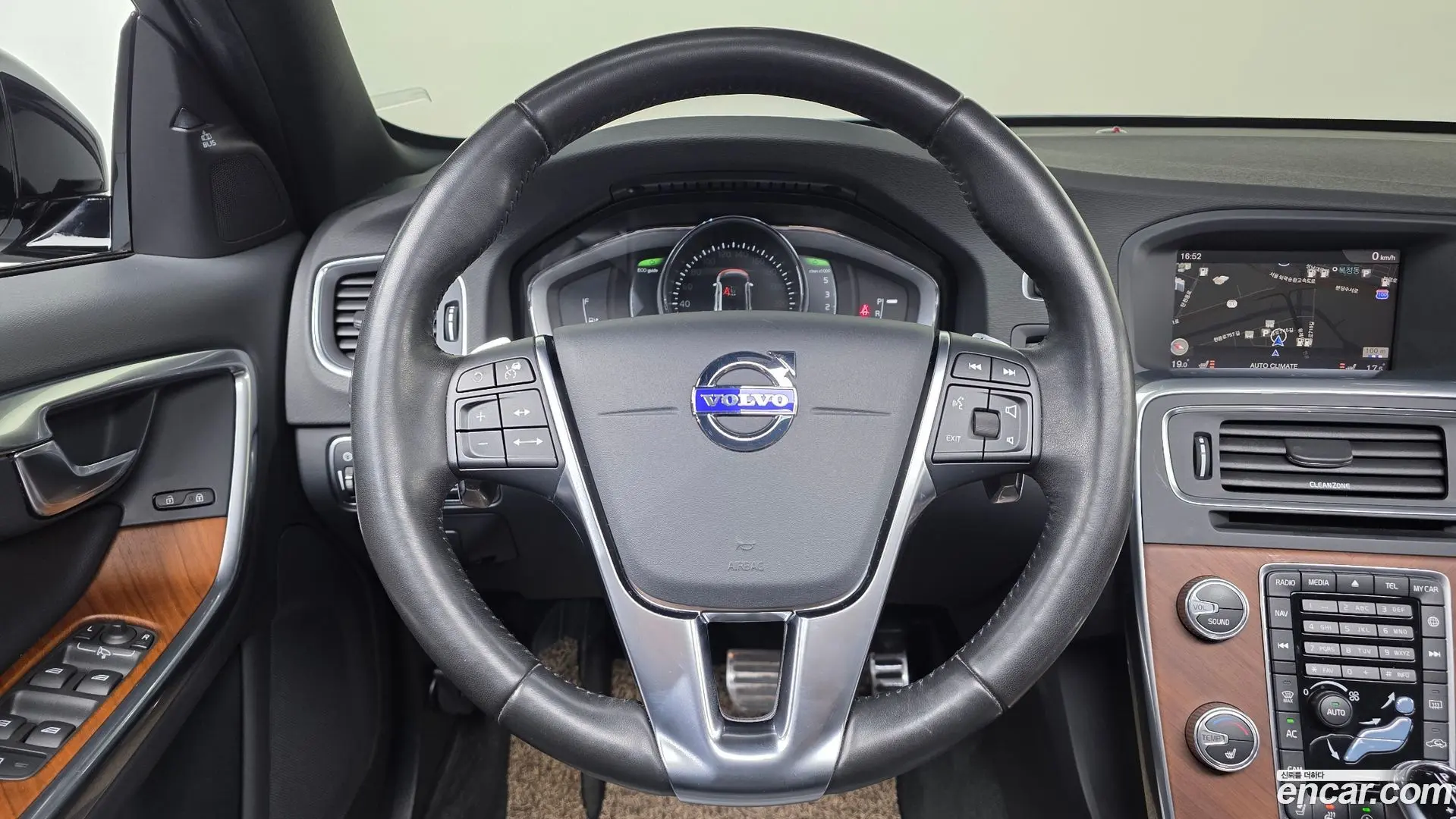Volvo V60 D4