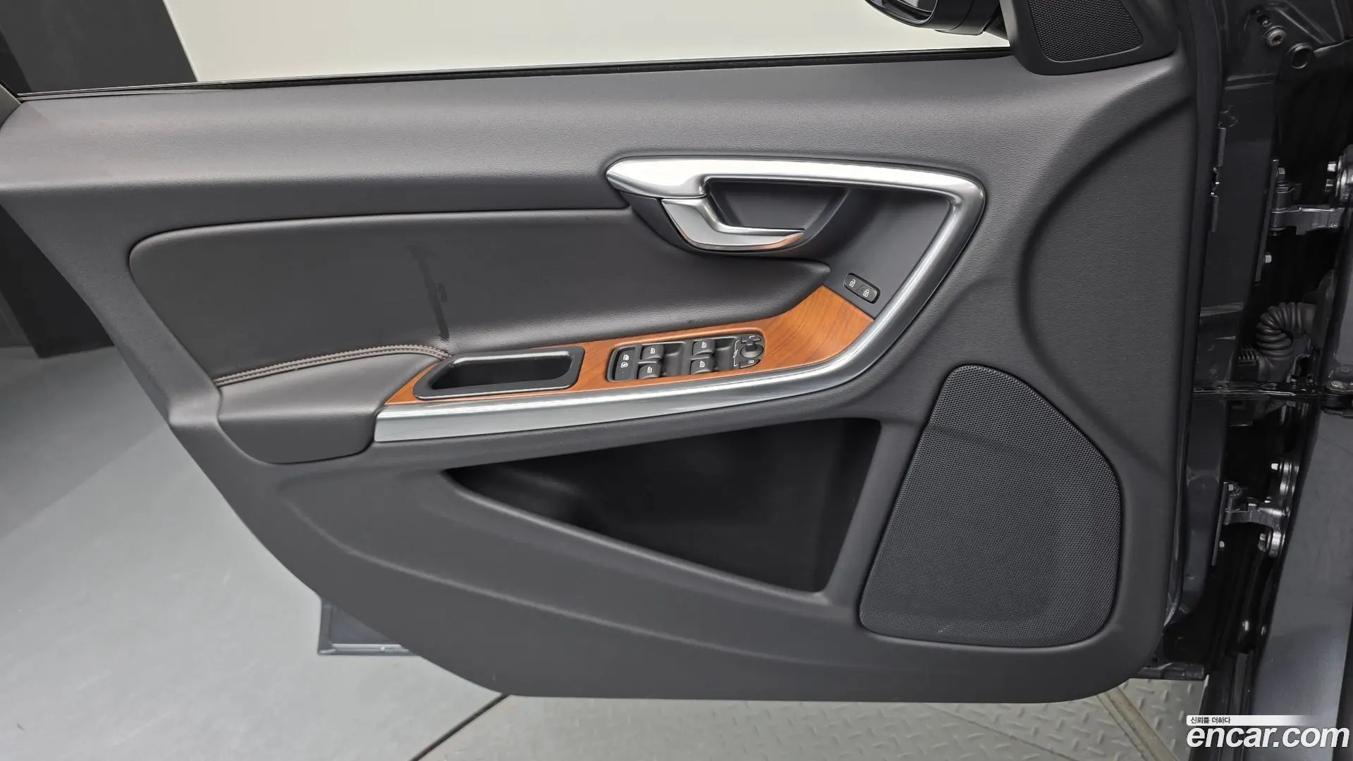 Volvo V60 D4