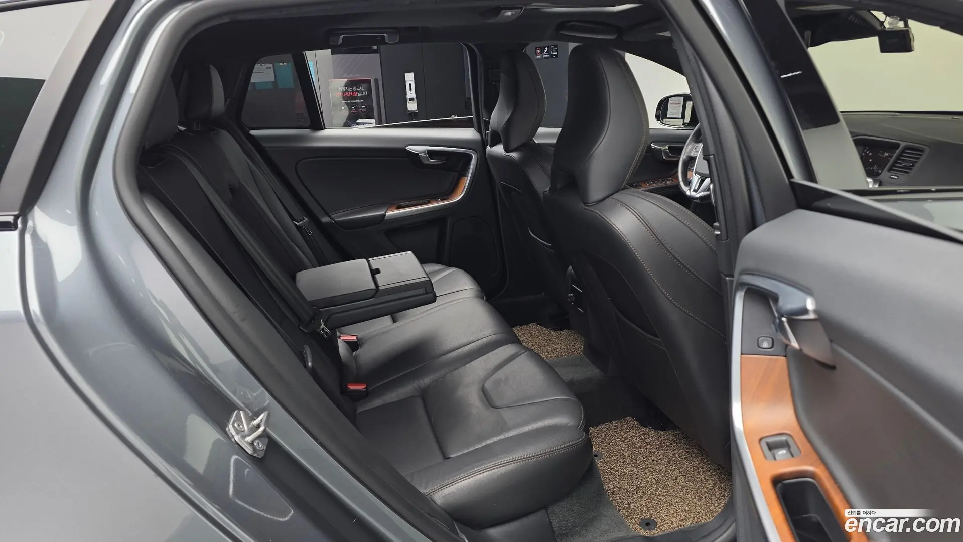 Volvo V60 D4