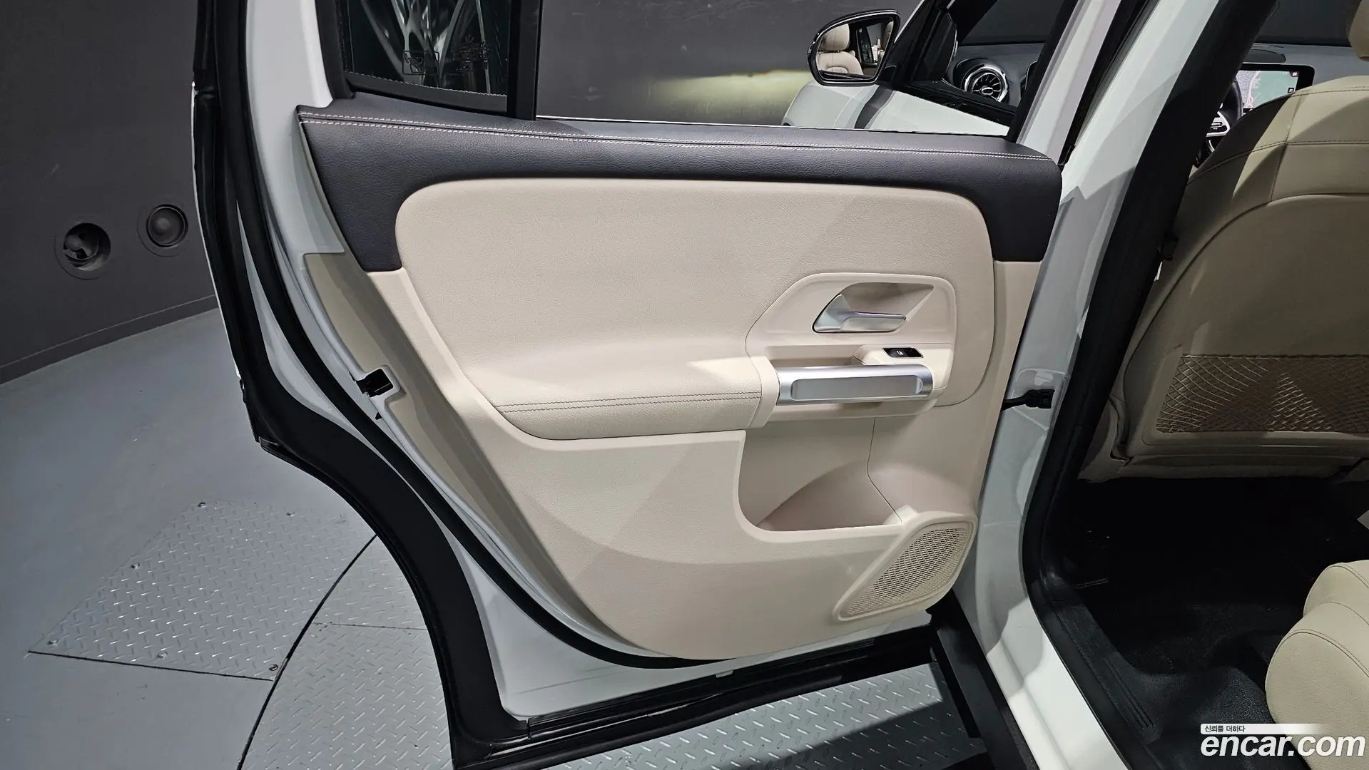 Mercedes-Benz GLB-Class GLB220 2019
