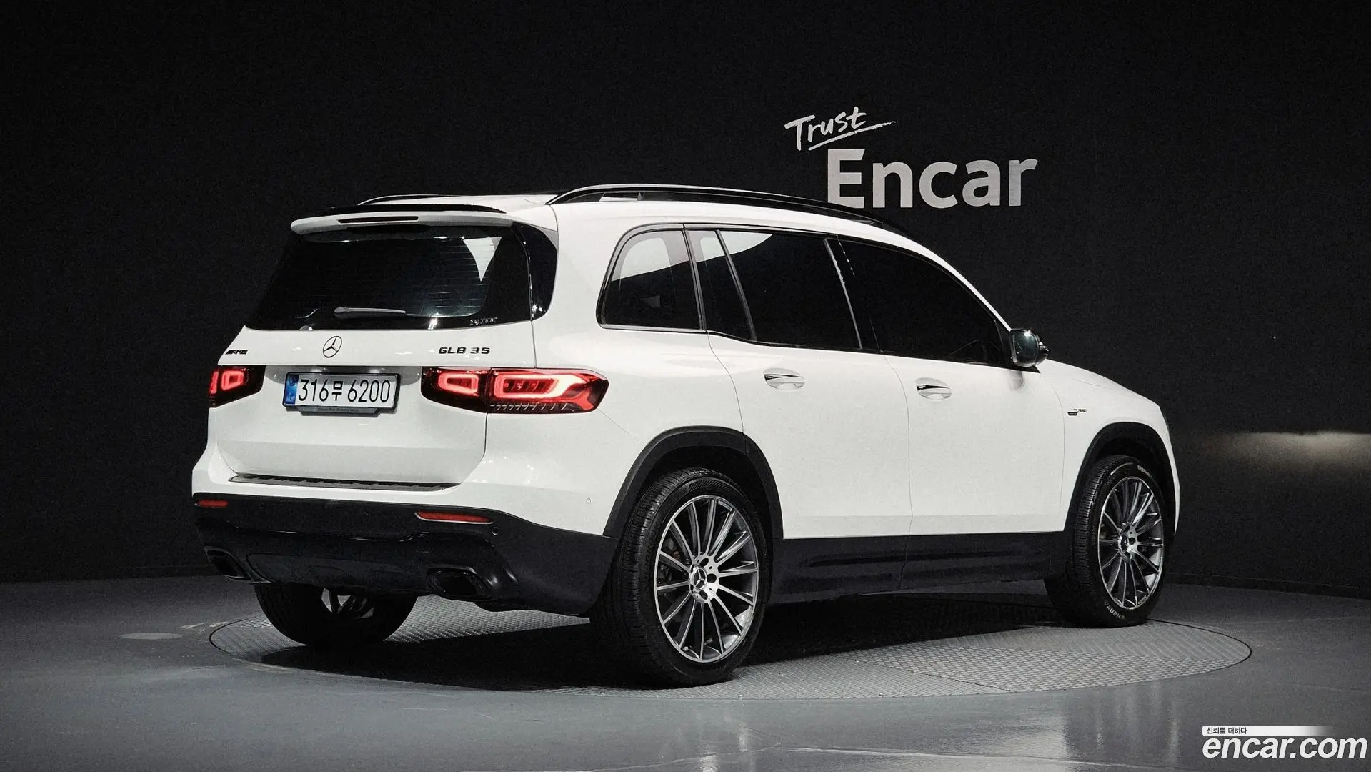 Mercedes-Benz GLB-Class GLB220 2019