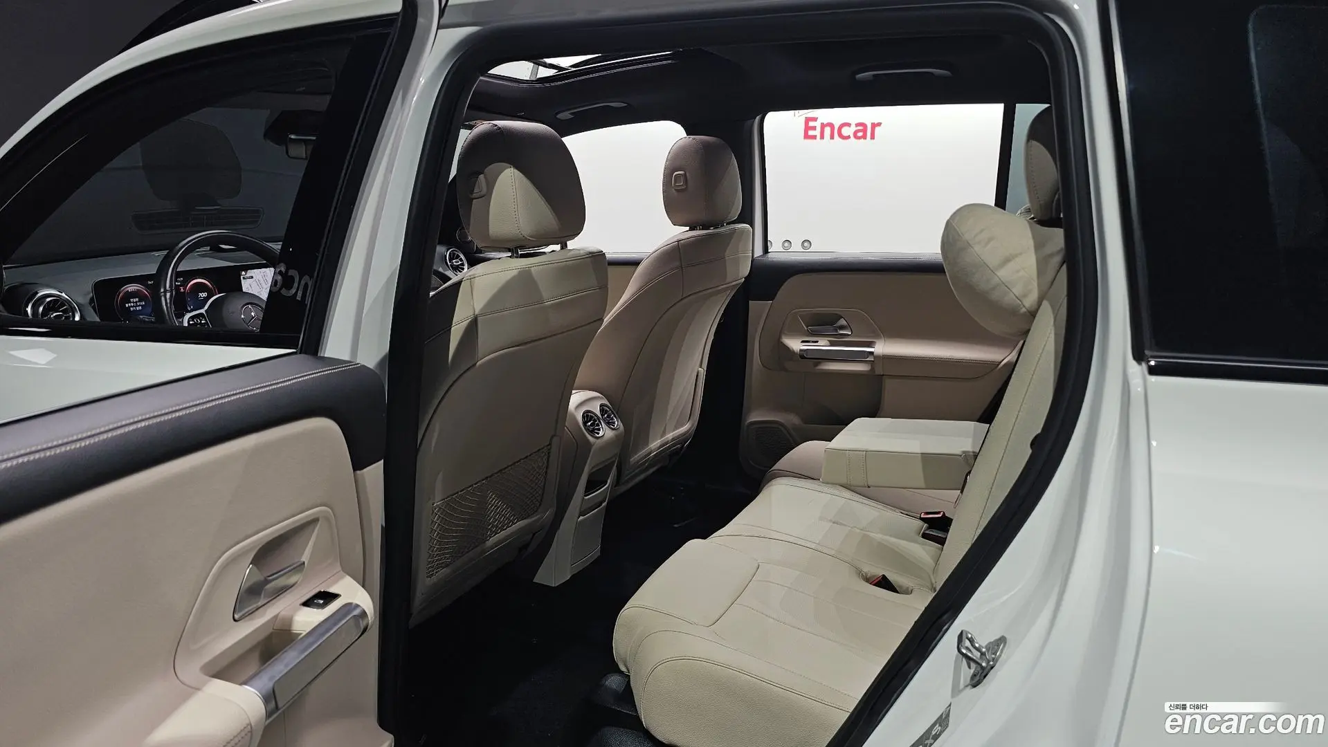 Mercedes-Benz GLB-Class GLB220 2019