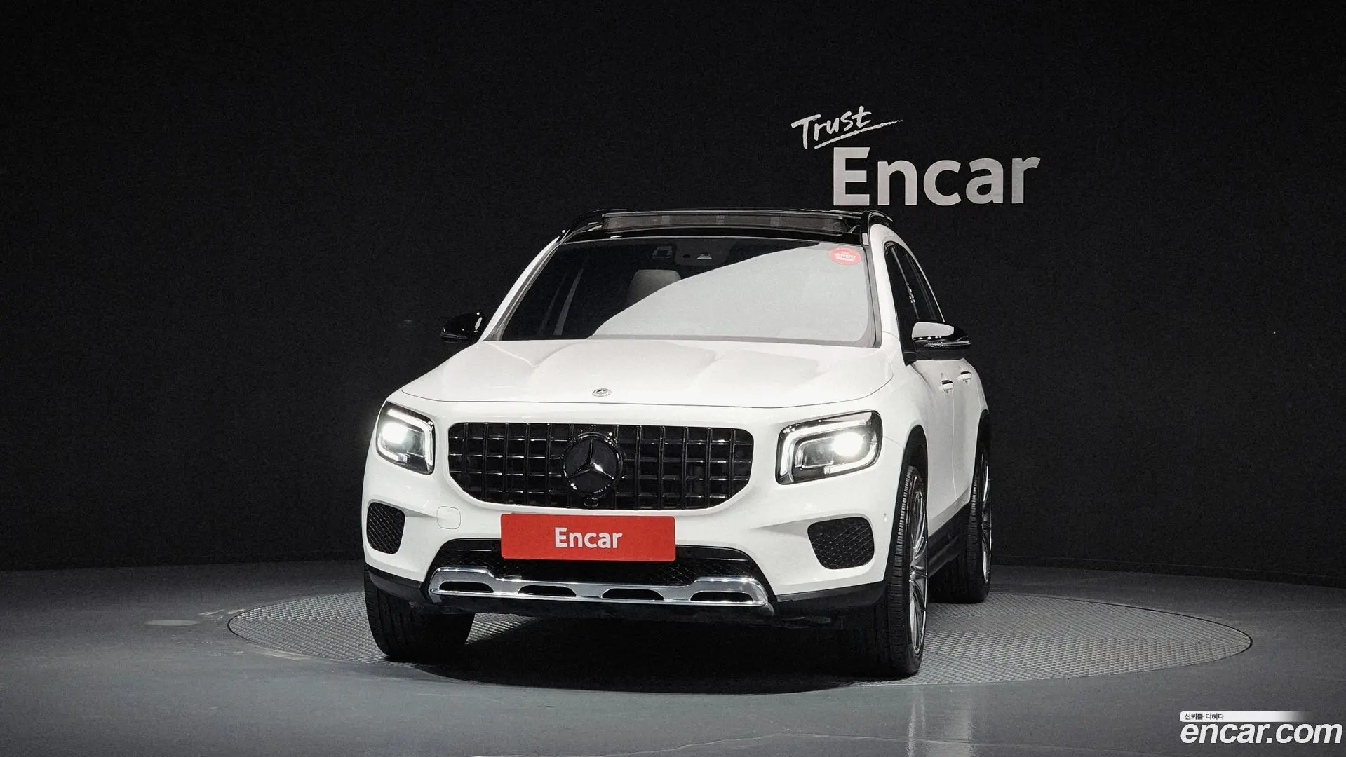 Mercedes-Benz GLB-Class GLB220 2019