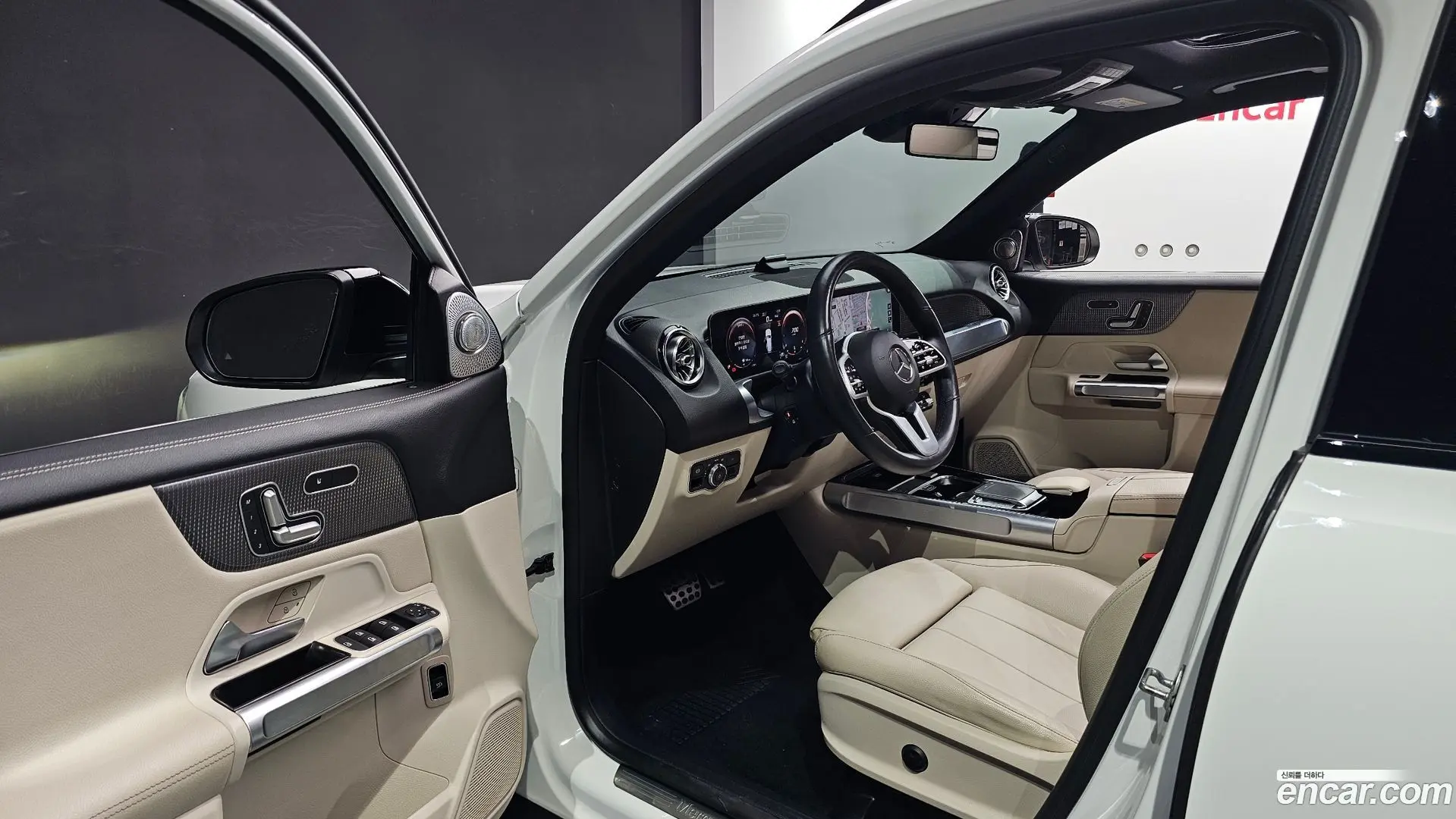 Mercedes-Benz GLB-Class GLB220 2019