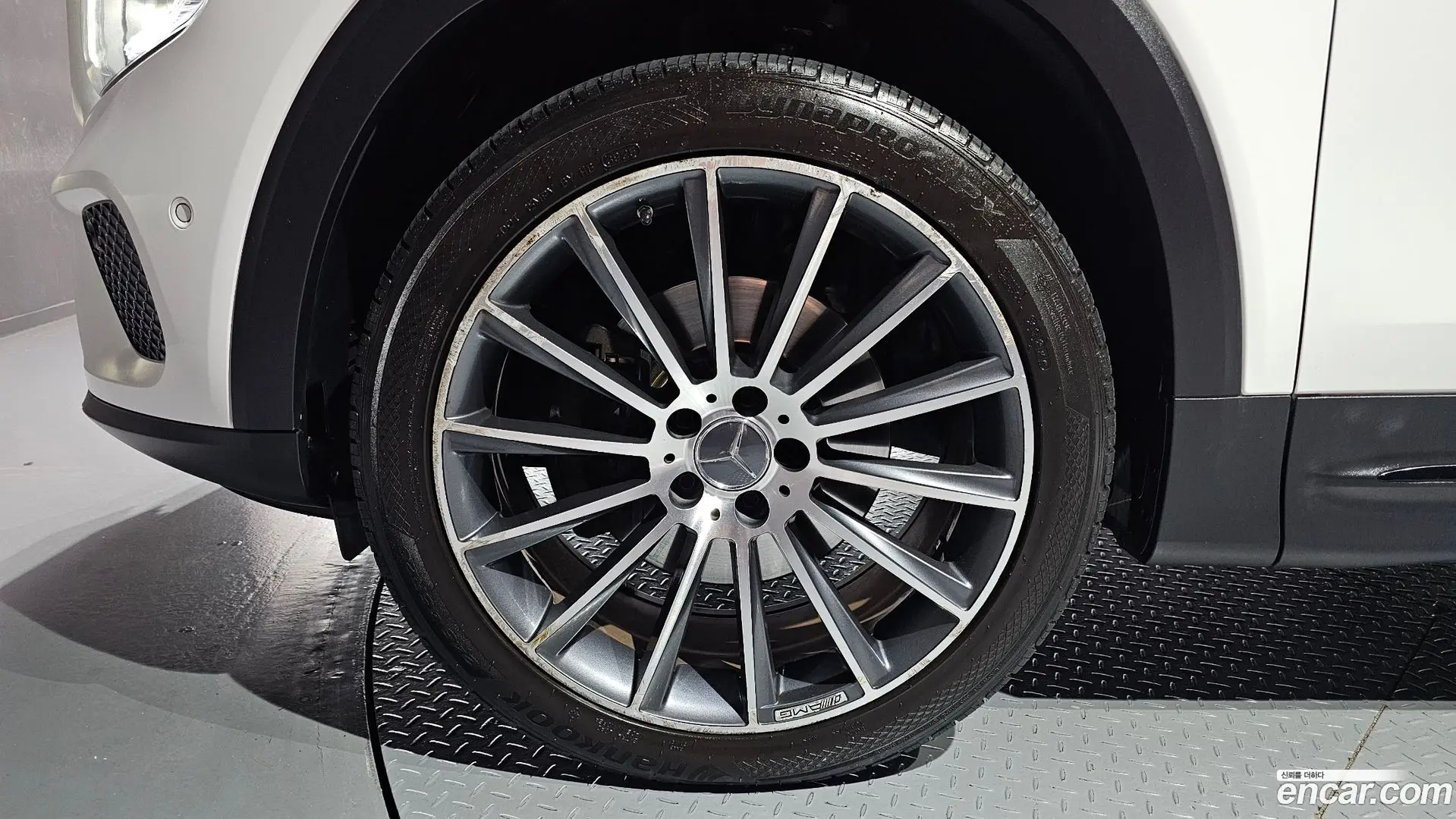 Mercedes-Benz GLB-Class GLB220 2019