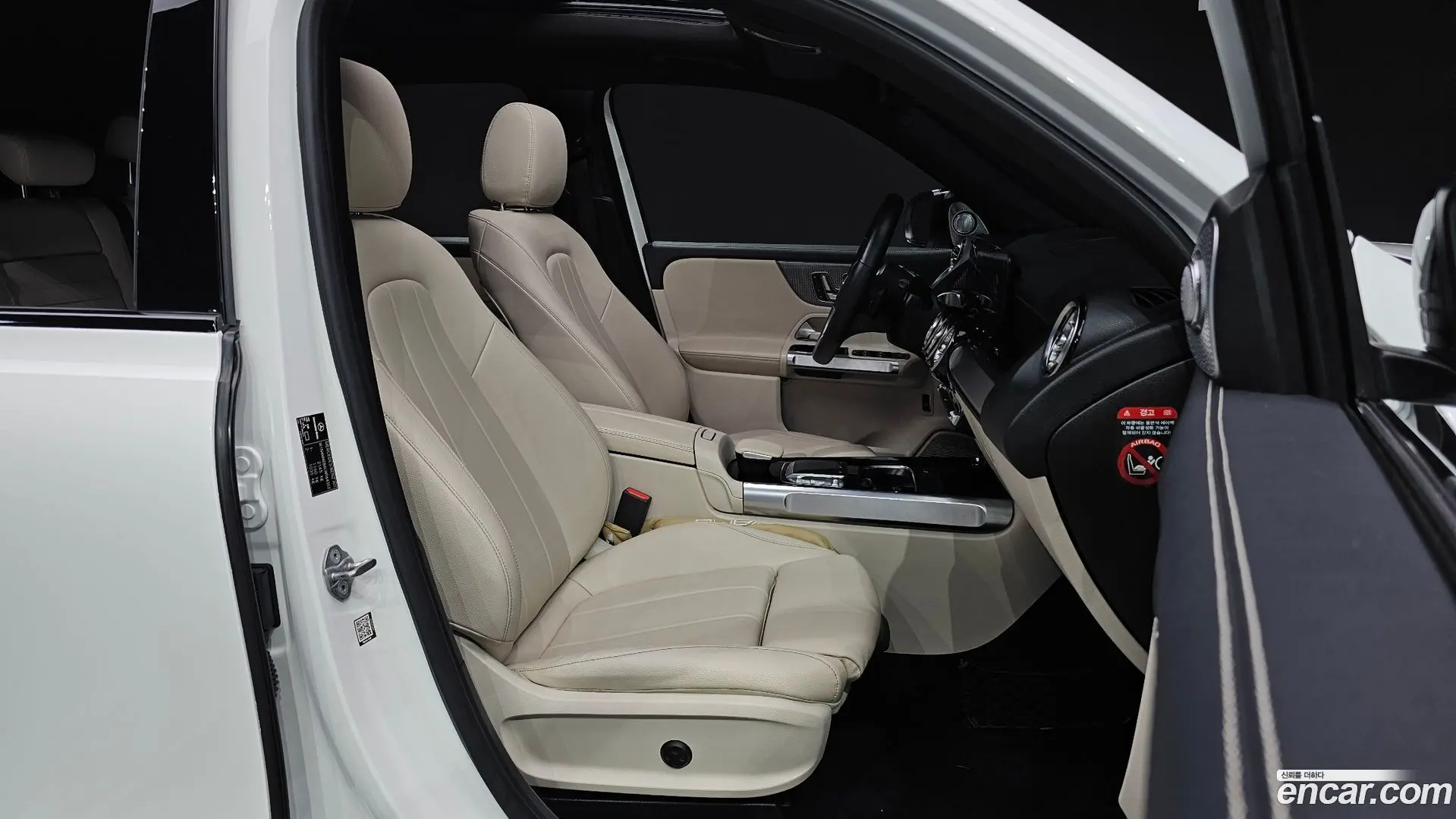 Mercedes-Benz GLB-Class GLB220 2019