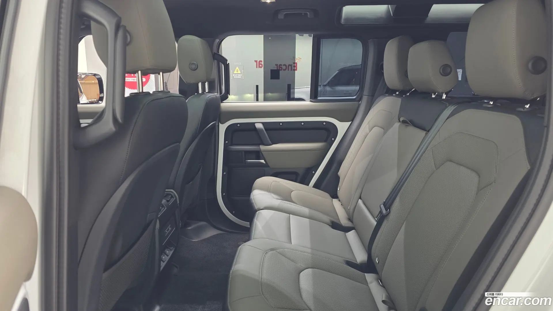 Land Rover Defender 110 D250 X-Dynamic SE