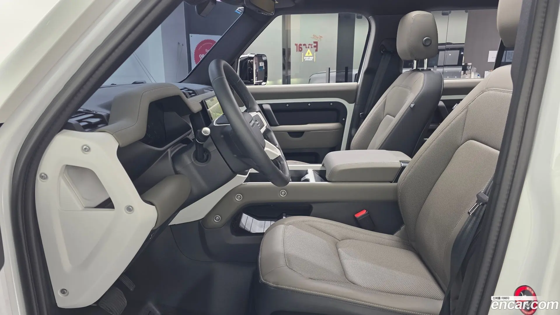 Land Rover Defender 110 D250 X-Dynamic SE