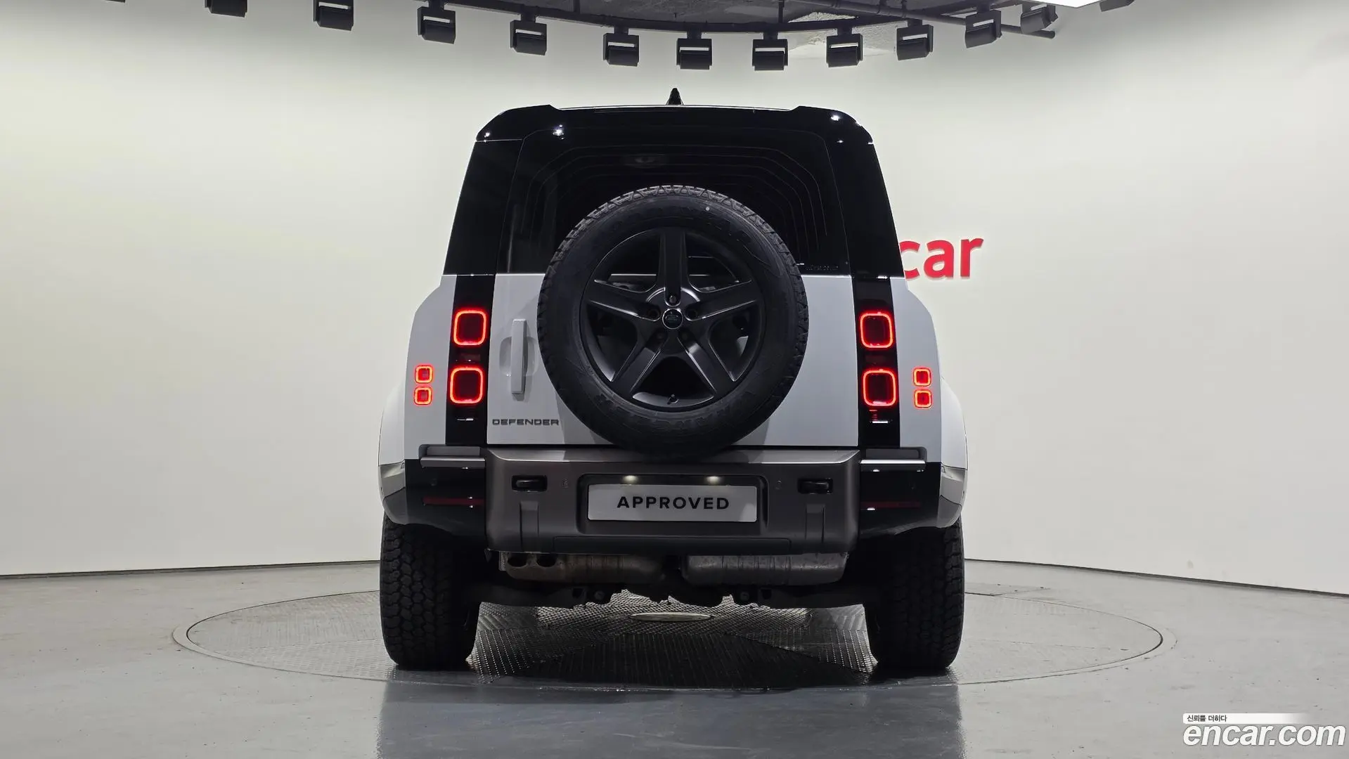 Land Rover Defender 110 D250 X-Dynamic SE