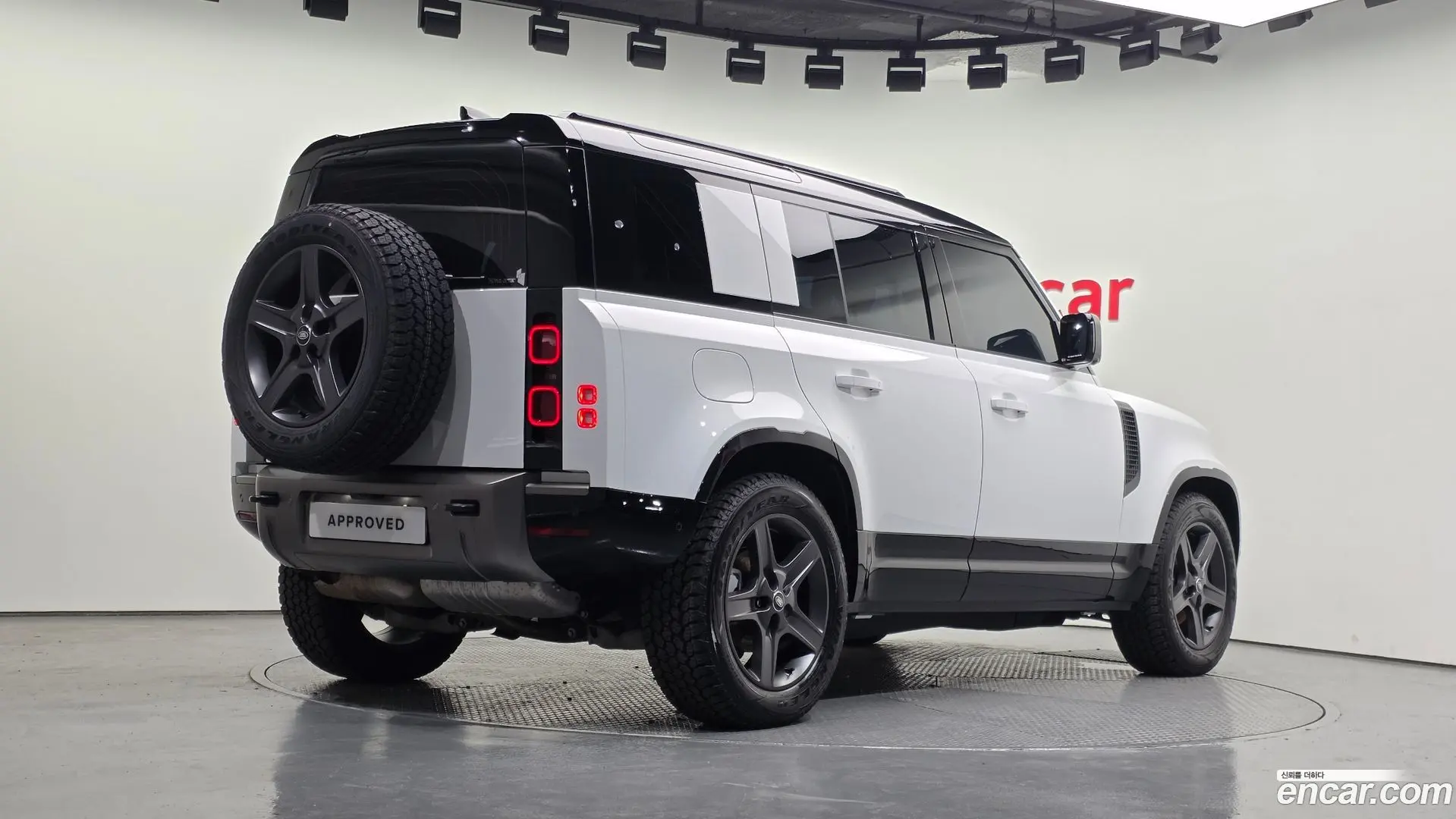 Land Rover Defender 110 D250 X-Dynamic SE