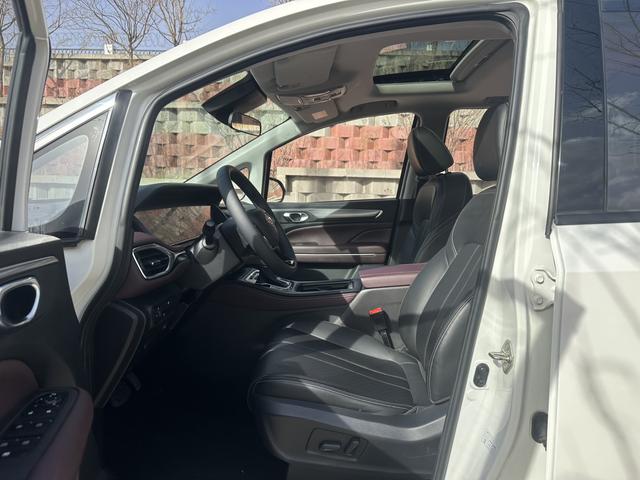GAC Trumpchi Trumpchi M6 2021 270T Auto Luxury 7 seat