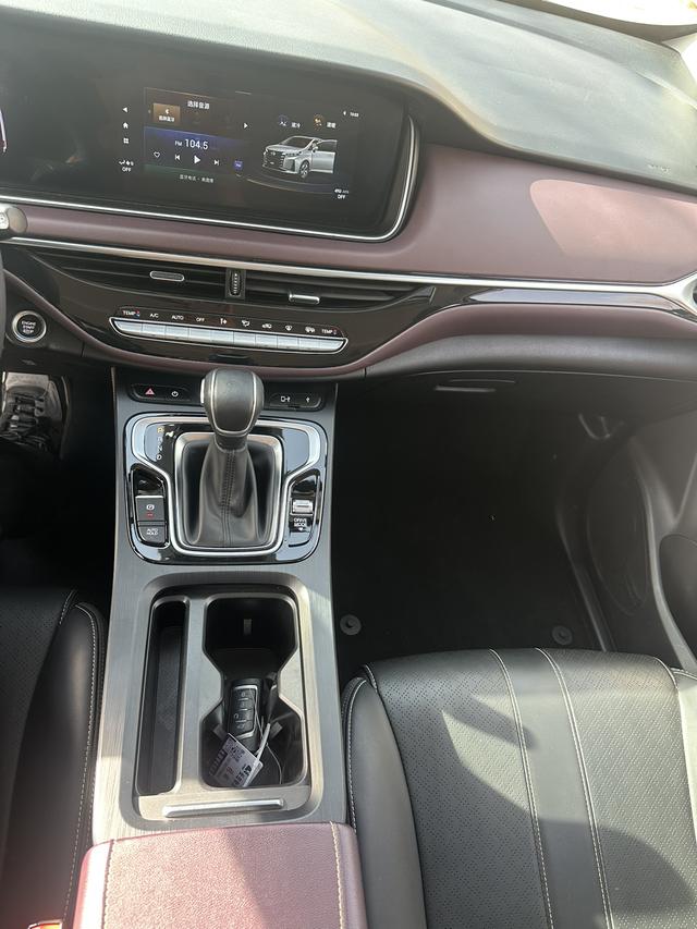GAC Trumpchi Trumpchi M6 2021 270T Auto Luxury 7 seat