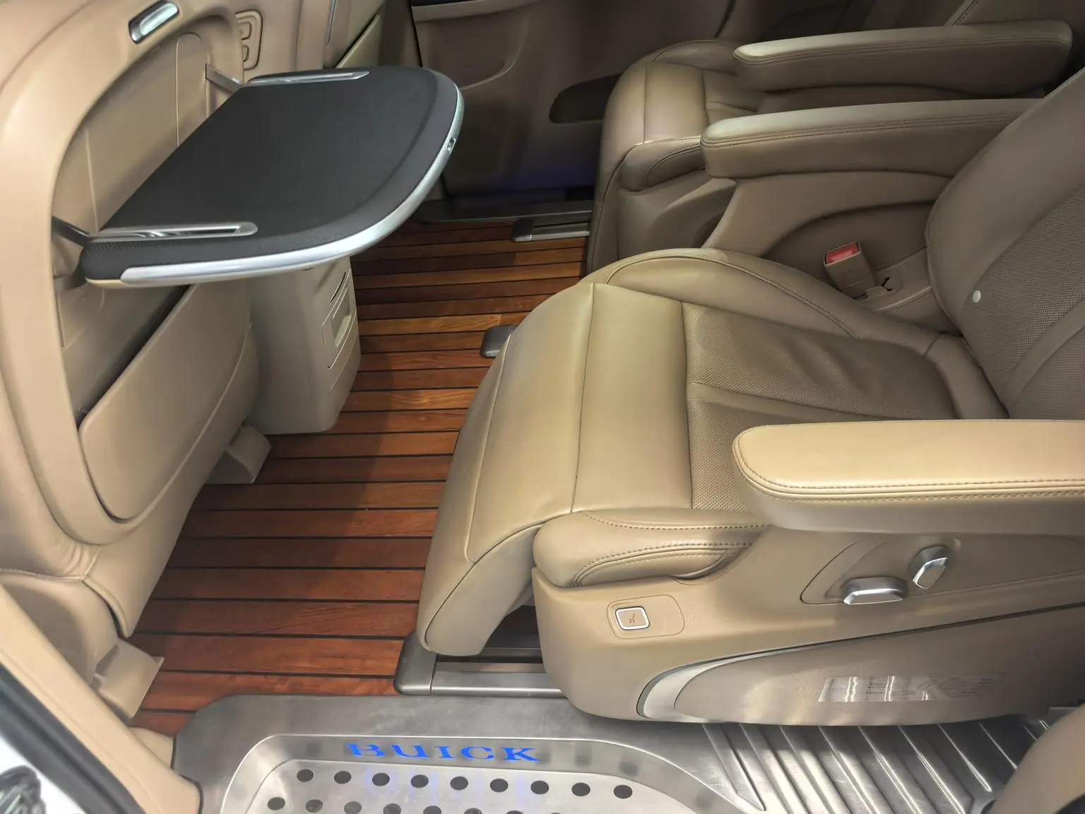 Buick GL8 2020 ES LuZun 653T Premium Plus