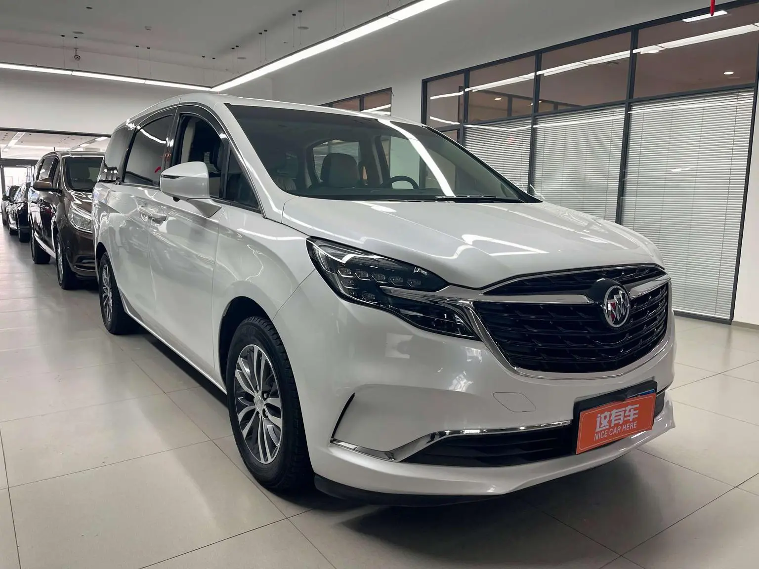 Buick GL8 2020 ES LuZun 653T Premium Plus