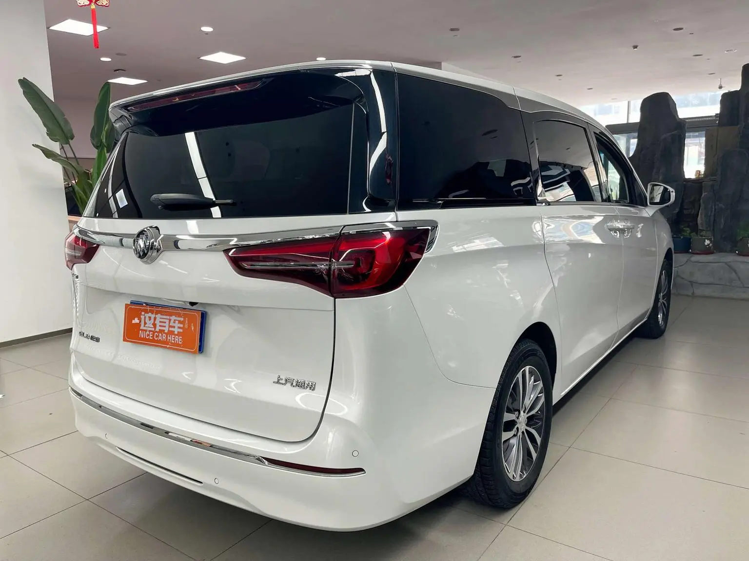 Buick GL8 2020 ES LuZun 653T Premium Plus